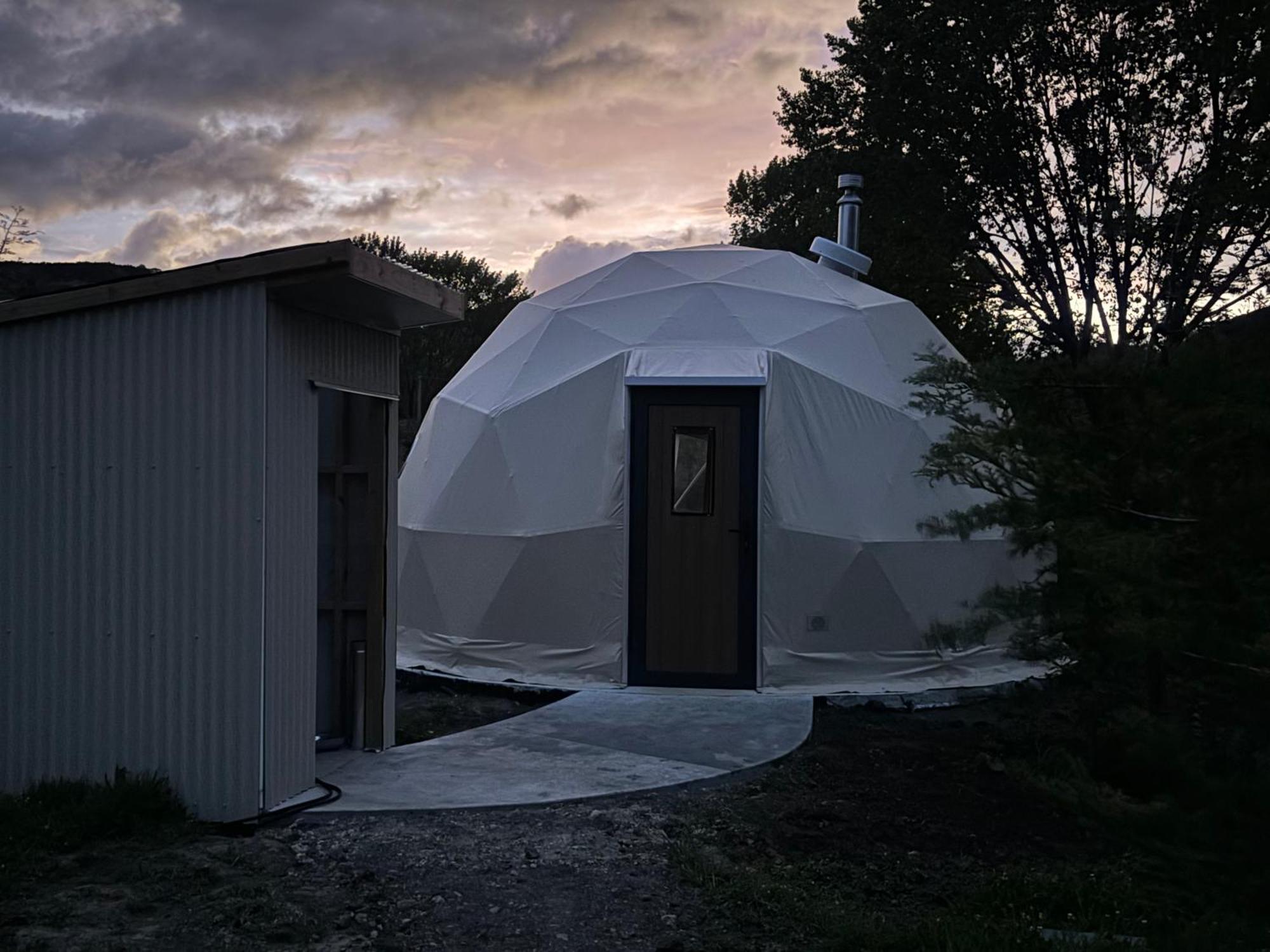 Takahuri Glamping Domes วังกานุย ภายนอก รูปภาพ