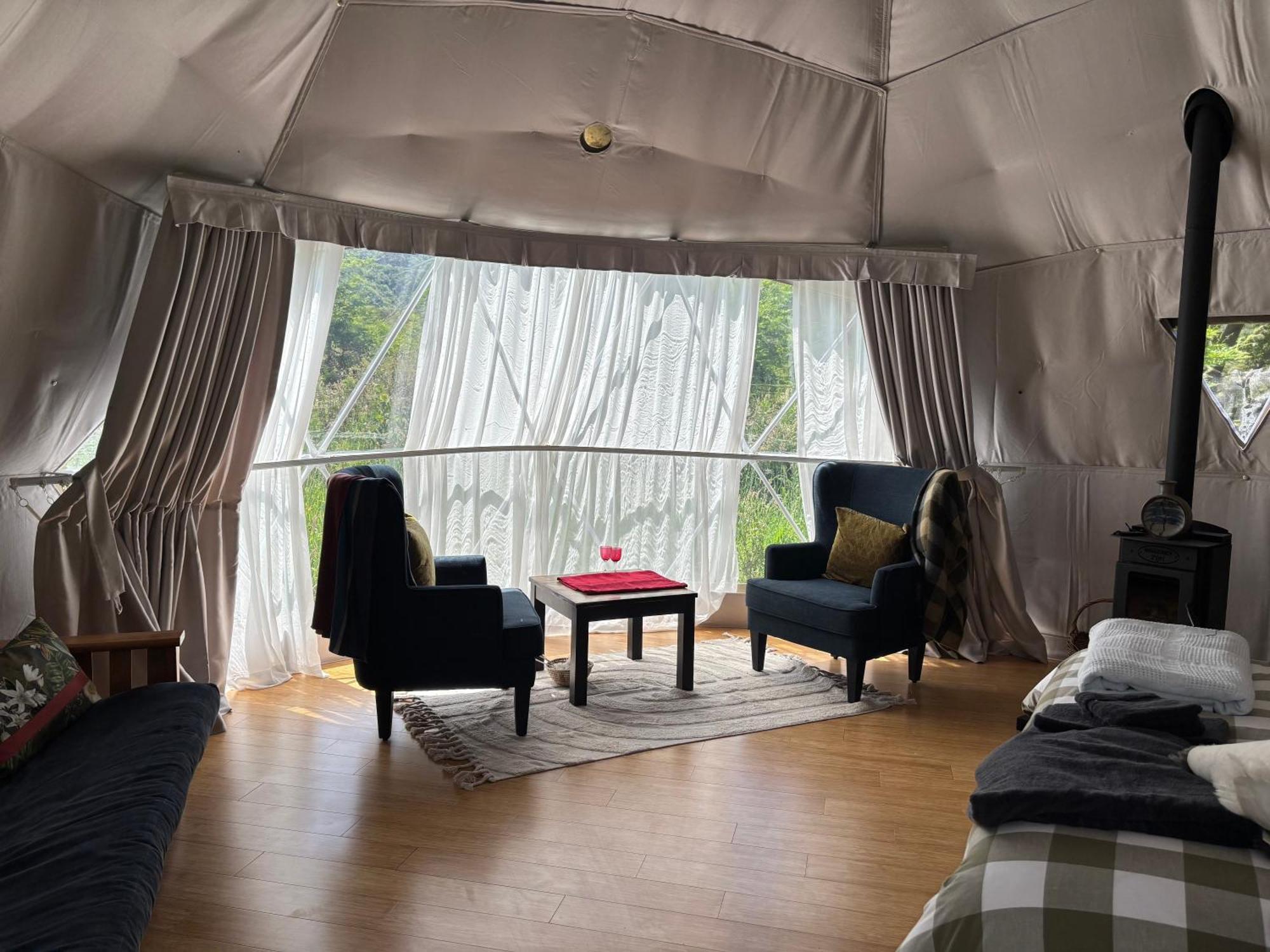 Takahuri Glamping Domes วังกานุย ภายนอก รูปภาพ