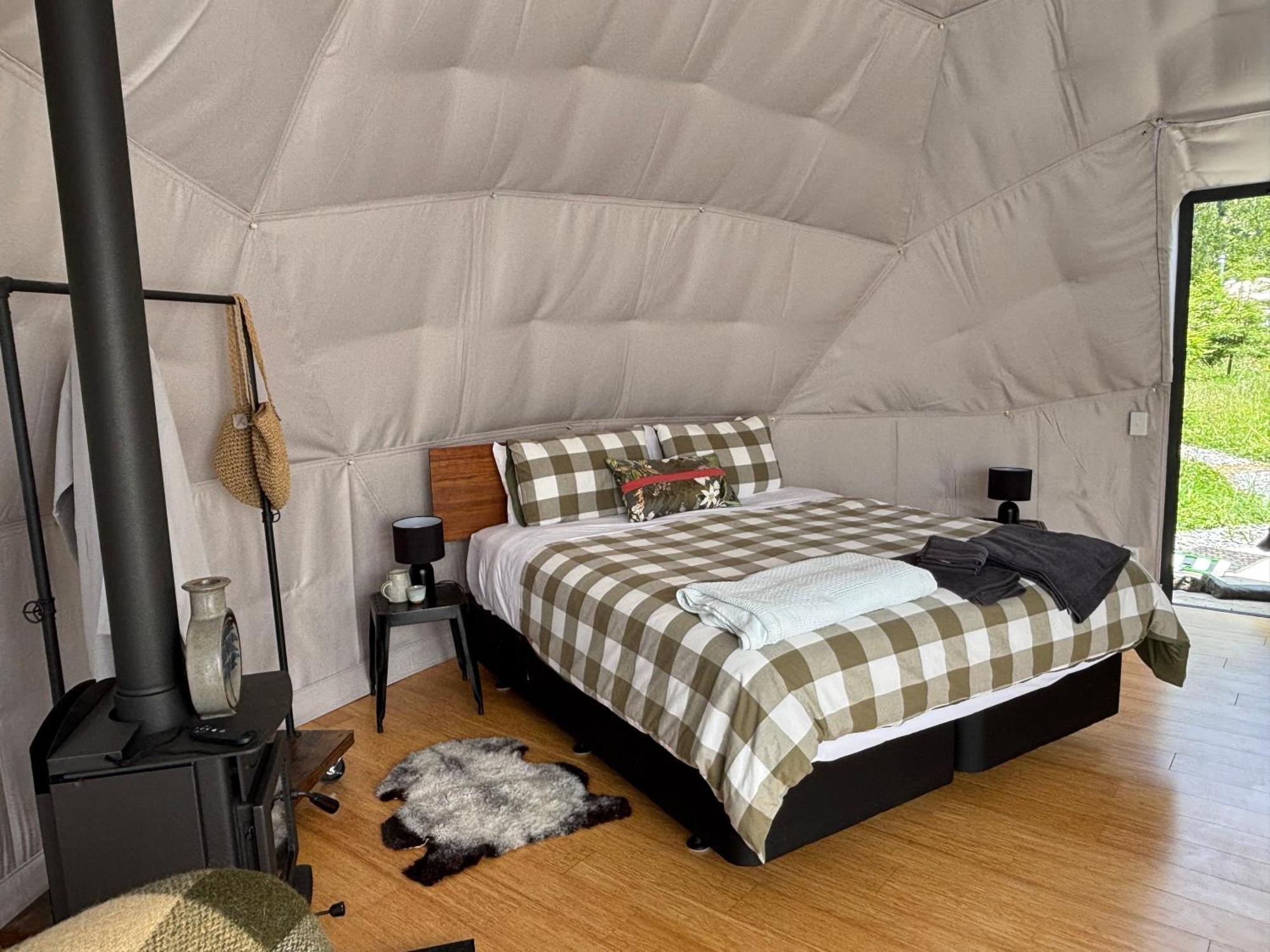 Takahuri Glamping Domes วังกานุย ภายนอก รูปภาพ